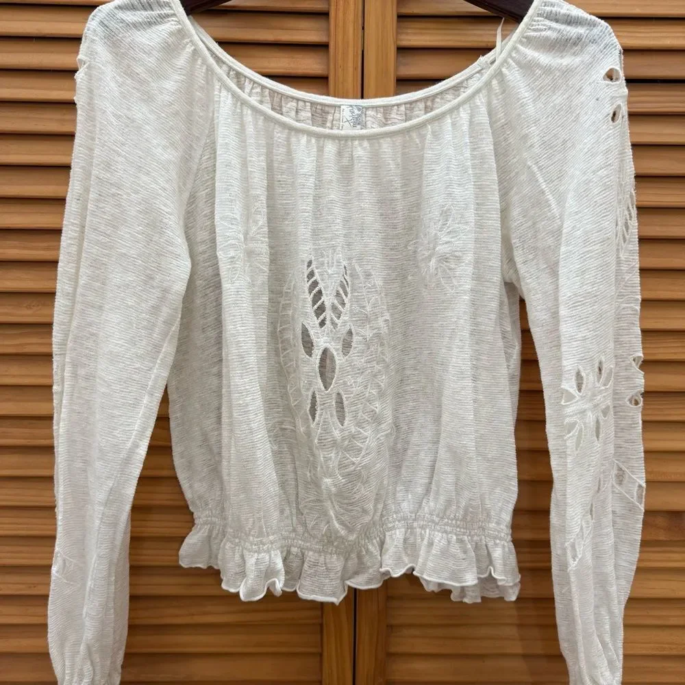 Free people Blouse with cut out Details size small